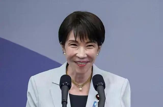 外交变喜剧？
日本政客高市早苗温泉邀约韩国总统 
外交闹剧升级！
5月韩国外交场