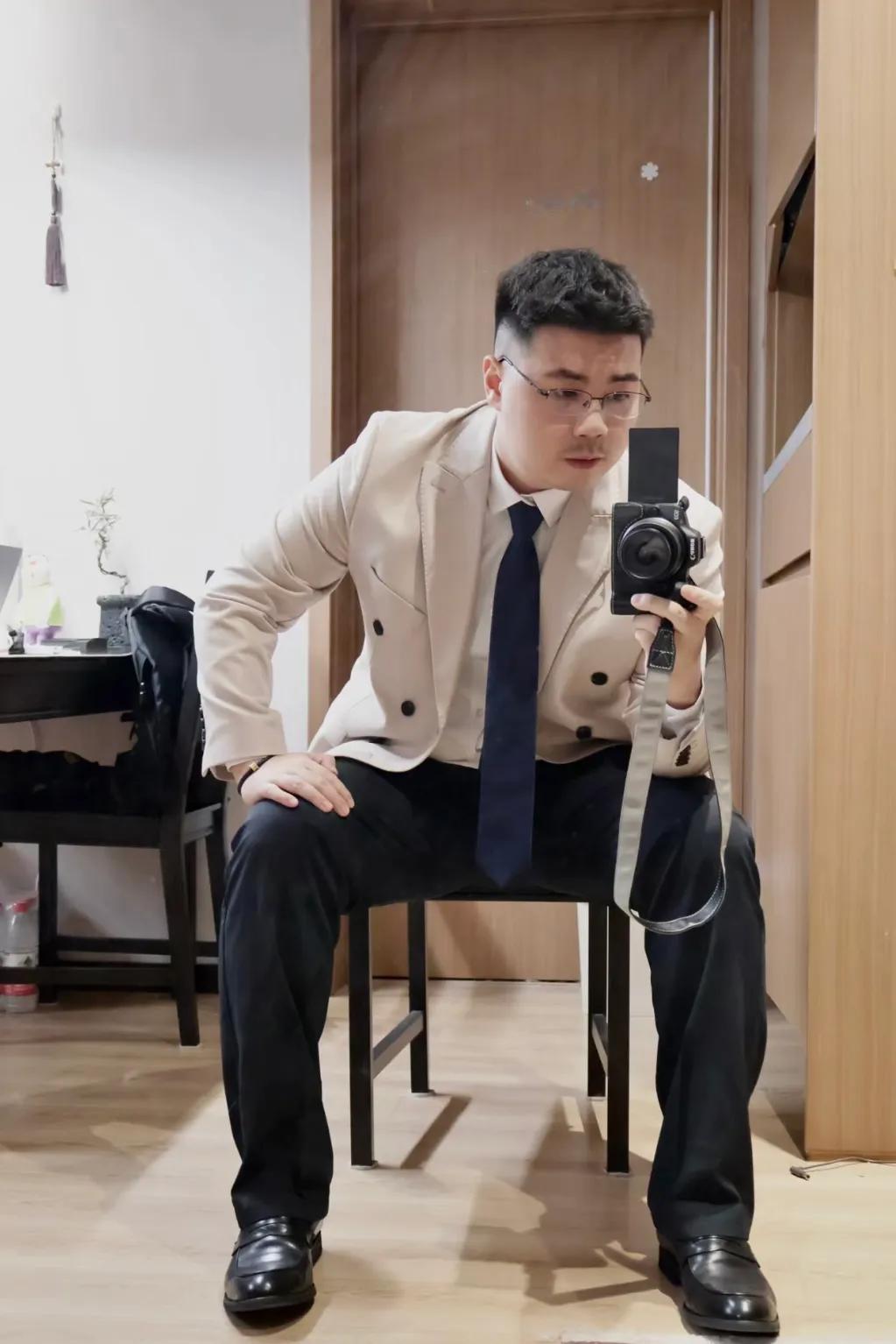 人生最好的贵人，就是努力向上的自己。”生活不会辜负一个一直在努力的人。
愿我们能
