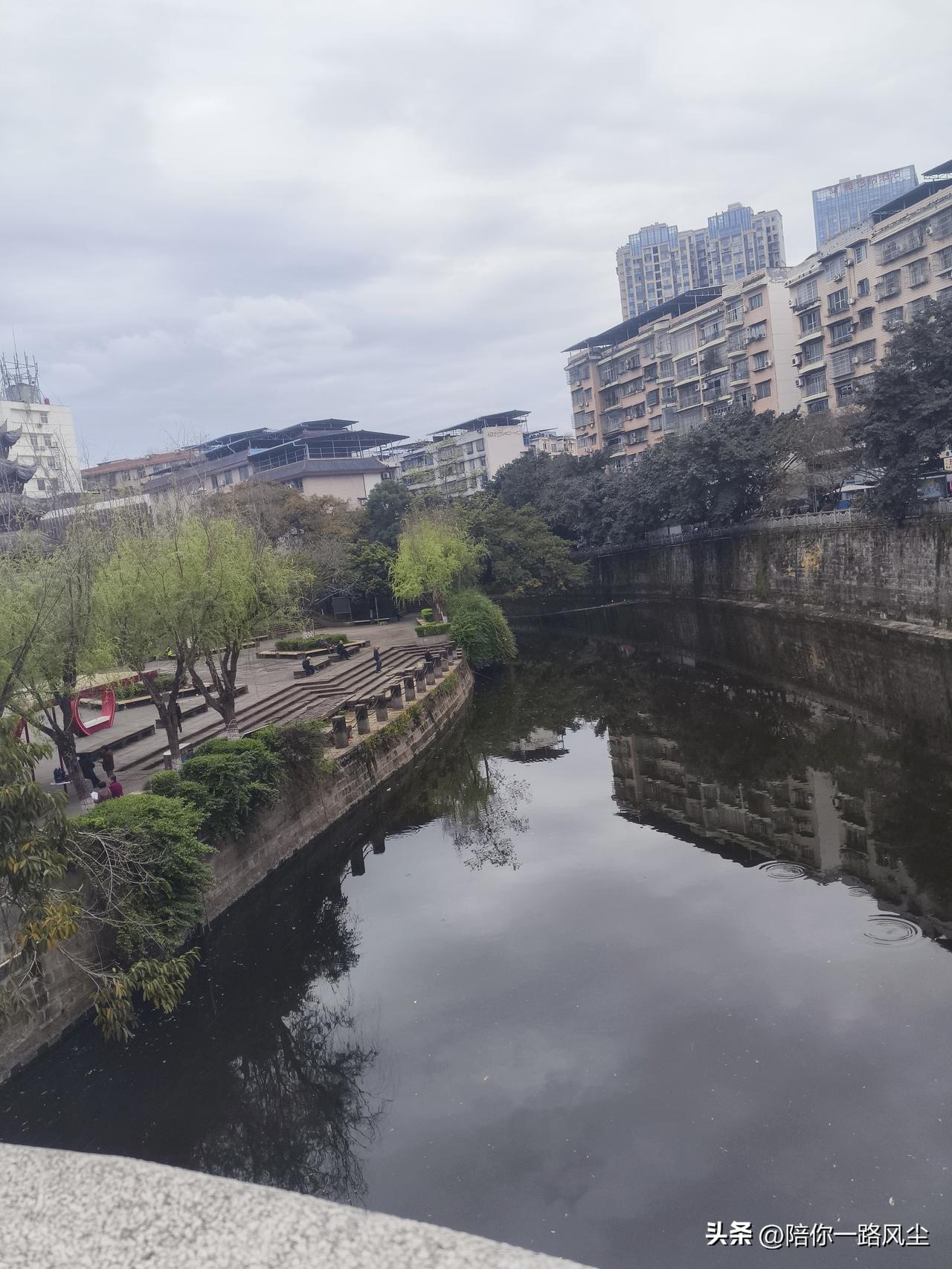 每篇文章都像我的“亲儿子”，写出来就舍不得放弃，你们也有这种想法吗？