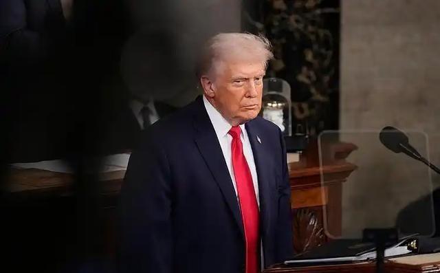 特朗普登机前，美国两党议员联手曾警告：不许与中方签协议。特朗普说了大实话：全世界