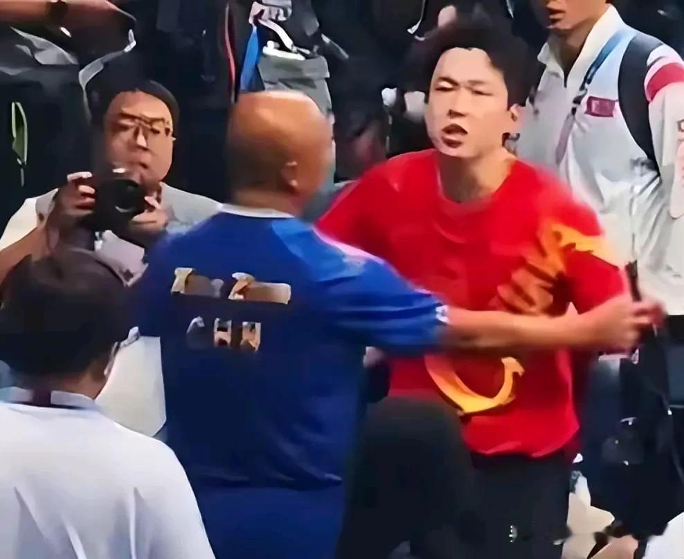 王楚钦球拍被“踩断”事件已经真相大白
       巴黎奥运会乒乓球混合双打决赛