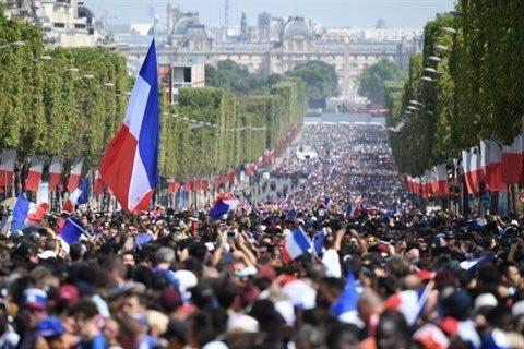 法国的变化🇫🇷1998年的法国在世界杯夺冠后 VS 2025年的法国在巴黎圣