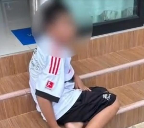 当11岁少年驾车撞死致5人死亡，致4人重伤不治飞升成仙，数十人还躺在ICU等着救