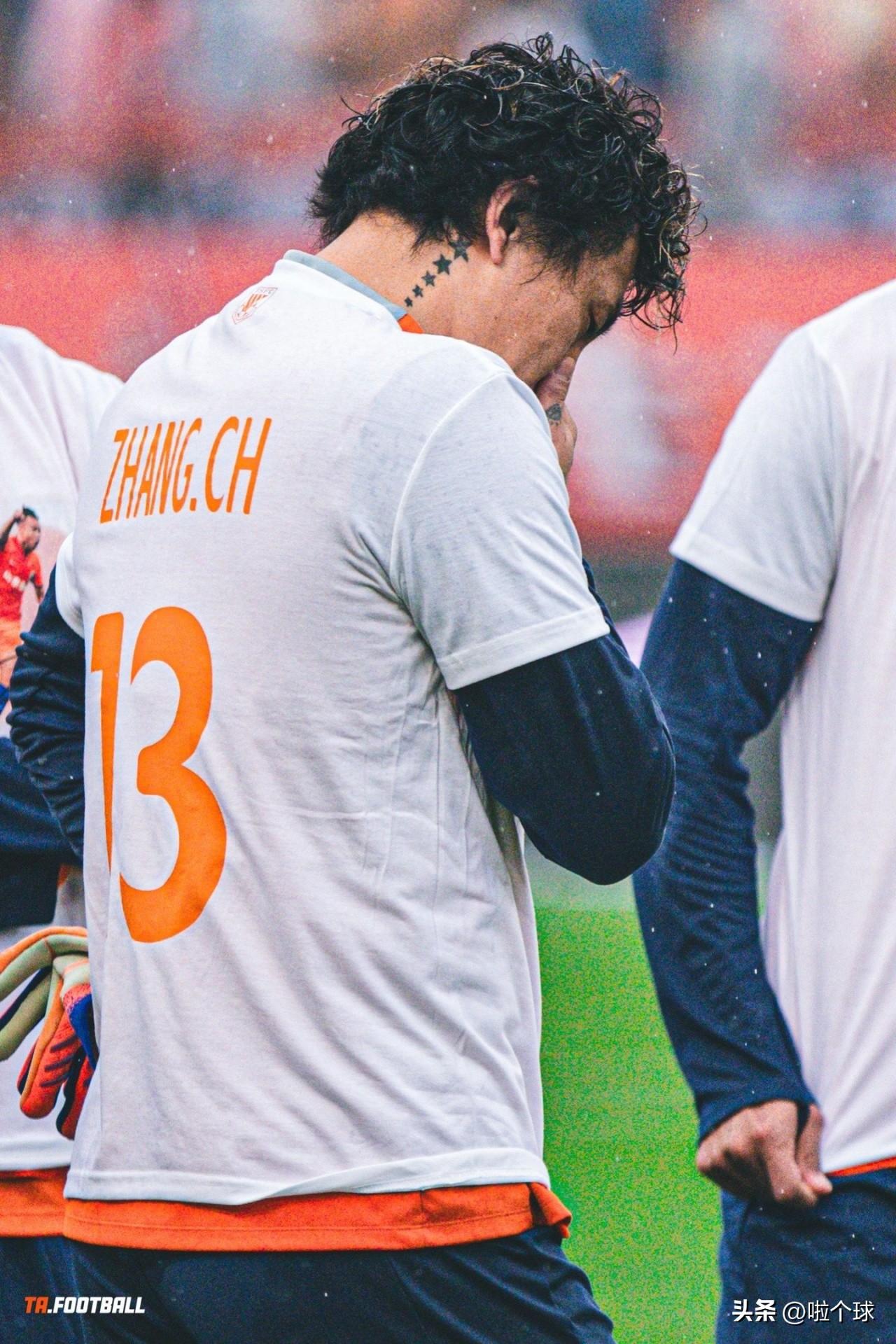 张弛退役，王大雷这一哭看哭了多少人…
张弛的退役，带走的是八零后的青春，或许王大