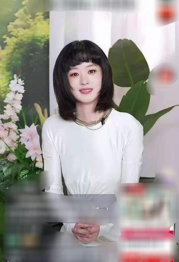 世上竟有如此美丽的女子，这个造型师必须给升级为专属造型师啊。 