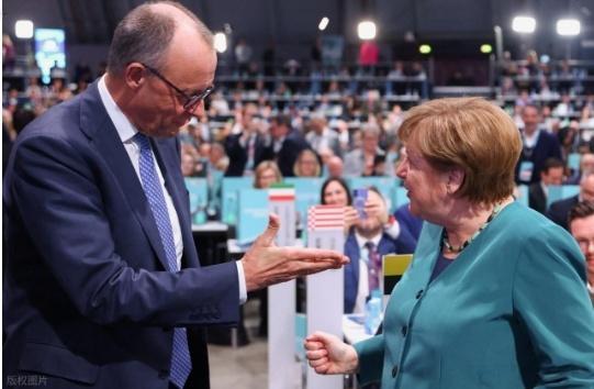 2月25日，德国总理默茨还懂得“自嘲”，他在与中方会谈时说：“我知道，我的前任们
