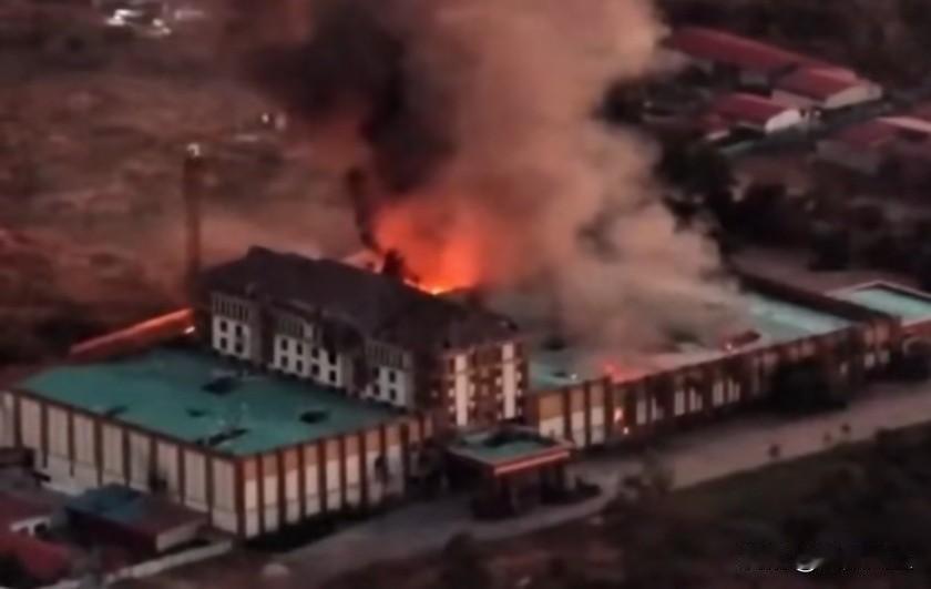 泰国向柬埔寨一家赌场和“疑似诈骗分子基地”开火，声称该基地被用于向泰国发射无人机