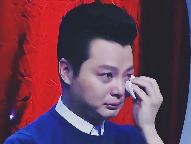 央视名嘴任鲁豫，32岁那年娶了身家上亿女富豪，45岁二胎得子，一家人其乐融融。可