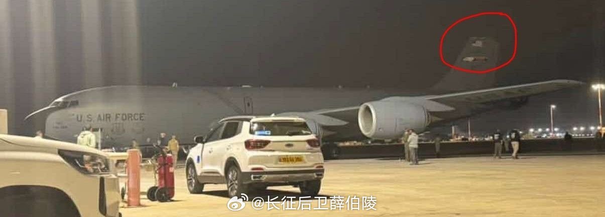据称是发生事故后紧急降落在以色列本古里安机场的 KC-135 机号 63-801