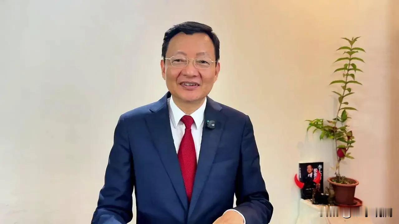 李大霄说牛市结束了。

这件事本身比他说的内容更值得琢磨。

一个十几年如一日喊