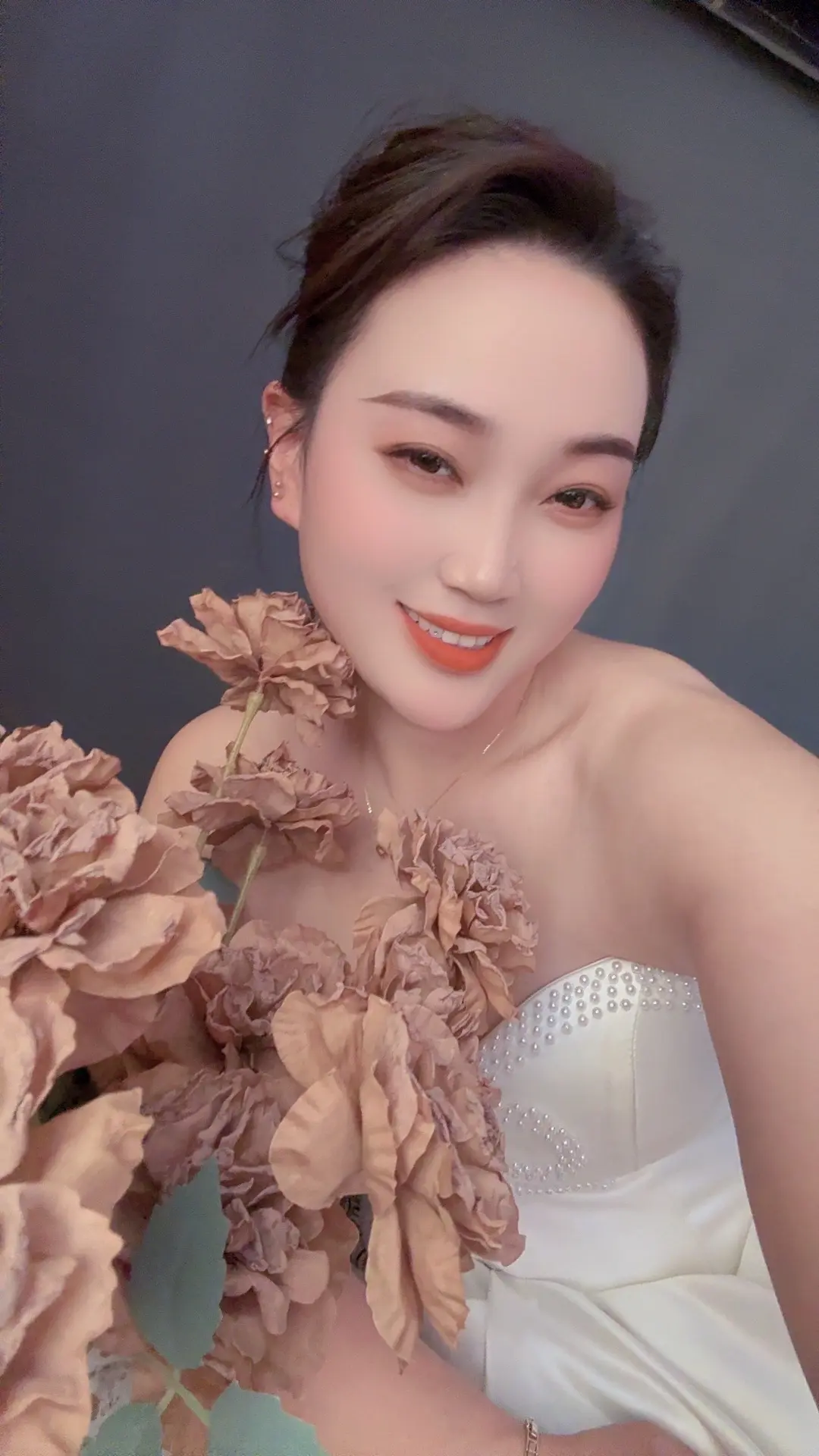 春天 是开始 是希望 是既往不咎 是来日方长 “新年第一课 为自己而活...
