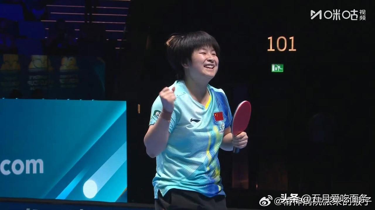 小蘑菇说自己赢了比赛，最重要的是自己心态比较好。
因为对早田希娜，自己就是拼。