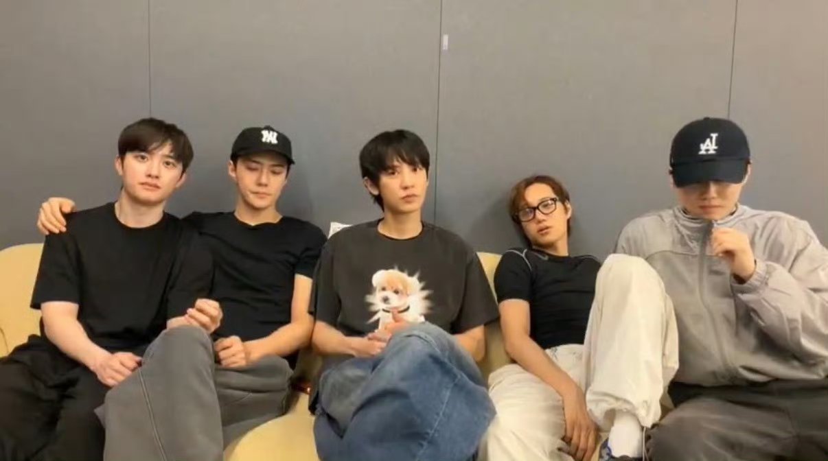 吴世勋减重十斤吴世勋瘦了10斤 EXO直播说世勋瘦了10斤，真的好明显！ 