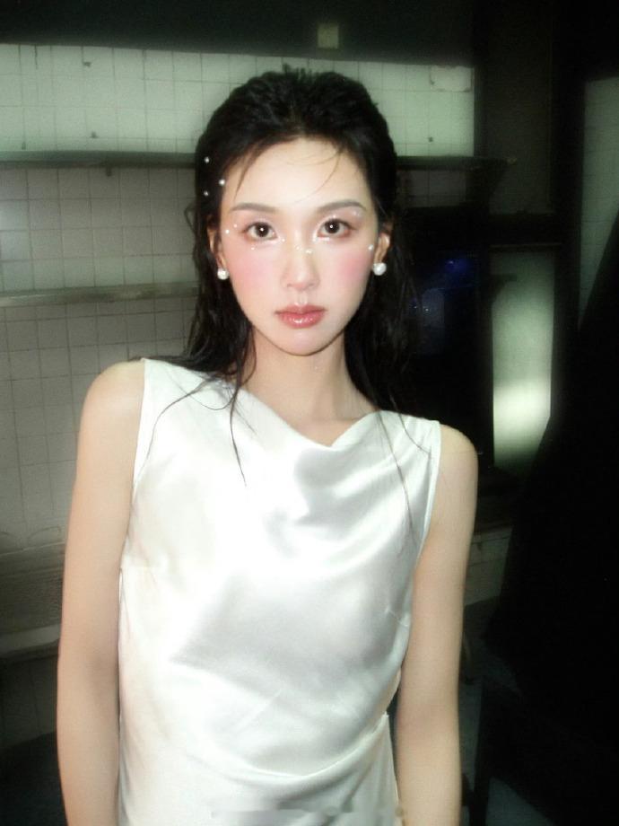 陈都灵珍珠妆造 真的好美 