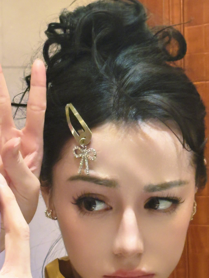 迪丽热巴今日份营业[期待] ​​​