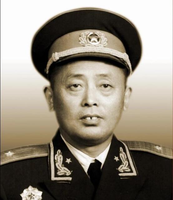 黄维被俘后告诉陈赓：你手下有个旅长，在我这里可以当军长

1948年寒冬，淮海战