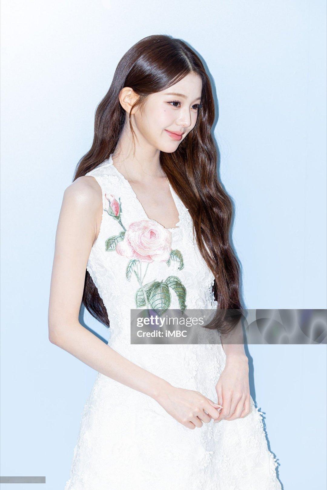 怎么会有人生图都美成这样啊...ive张元英wonyoung 