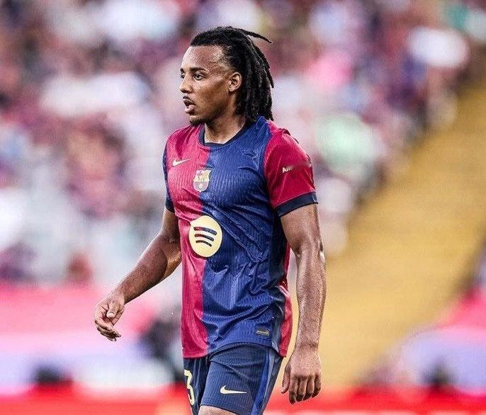 罗马诺：🚨🔵🔴除了现有孔德之外，巴塞罗那还在探索在夏季引进一名右后卫的选择