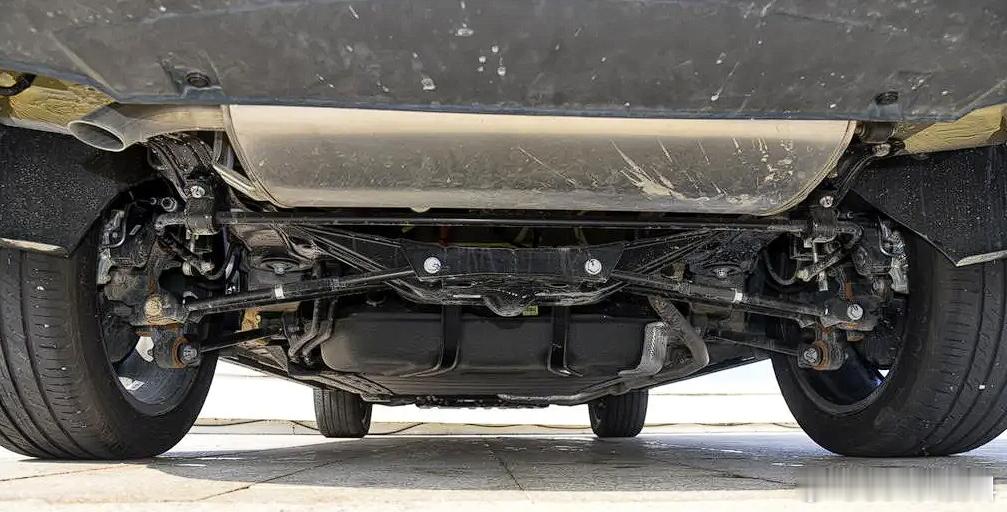 看底盘猜车？（提示：都是国产品牌、都是10多万的SUV）#猜车# #自主品牌# 