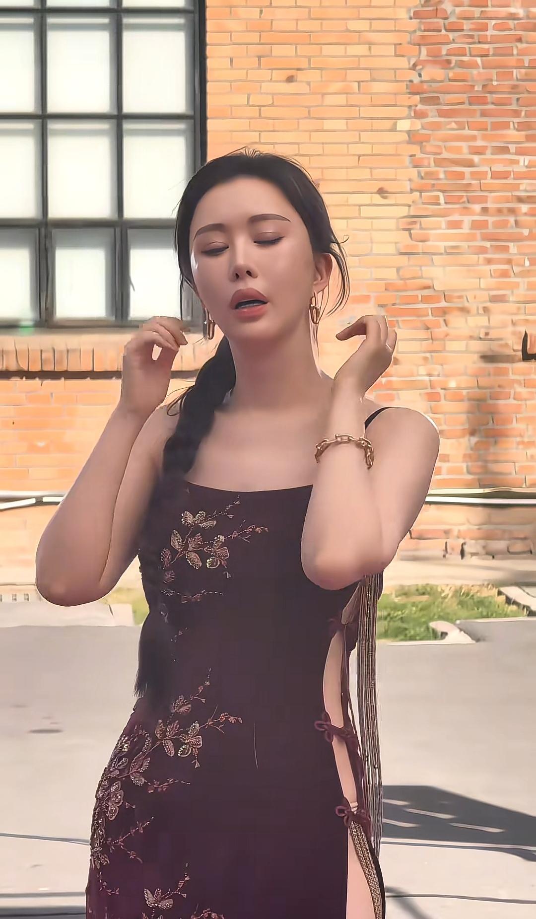 王石找了田朴珺，
王石以他的身份地位，本可以找到更优秀的伴侣，但他对田朴珺的感情