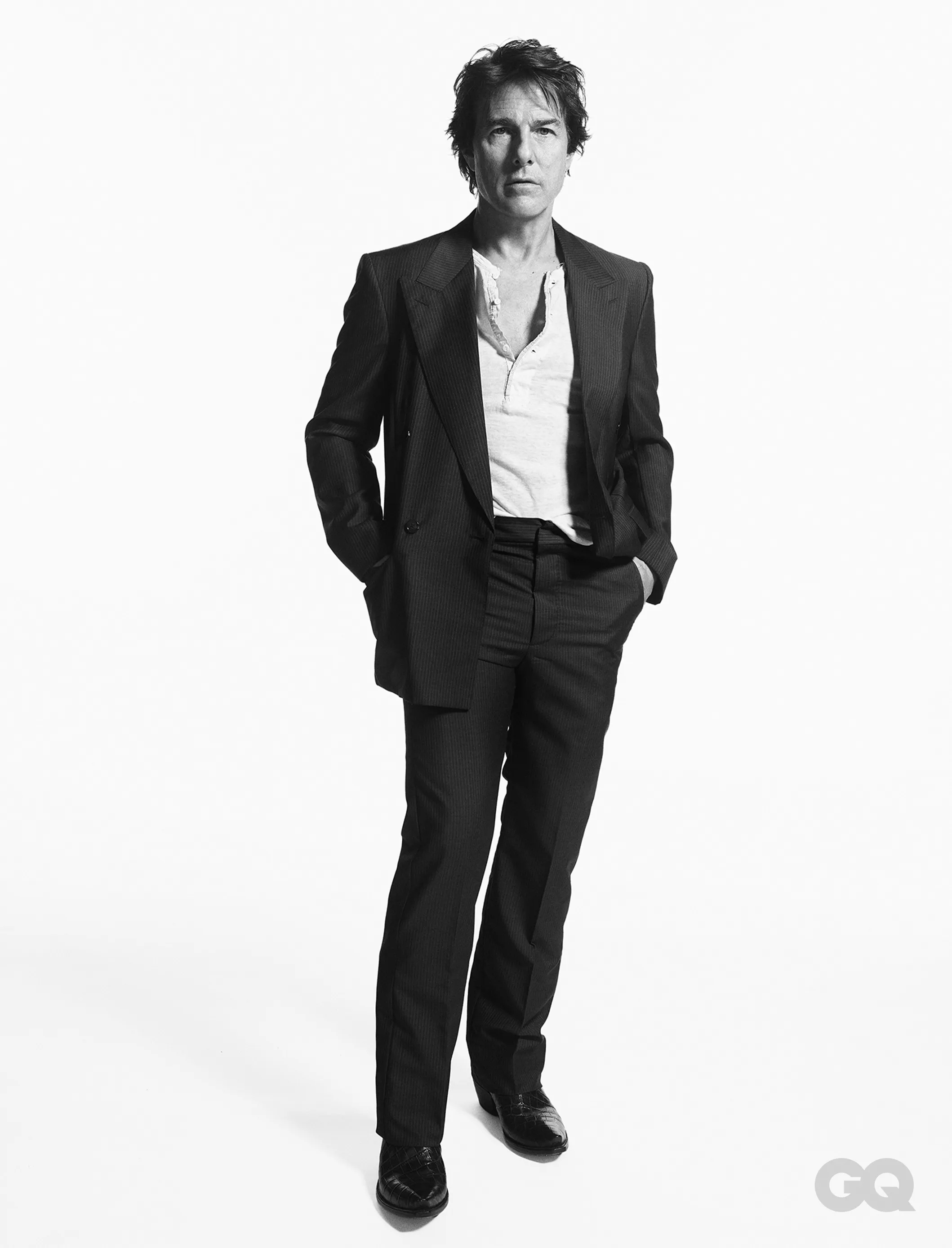 老帅了！阿汤哥汤姆克鲁斯登上《GQ》银十刊封面及写真美图大赏！还曝光了一张挖掘者