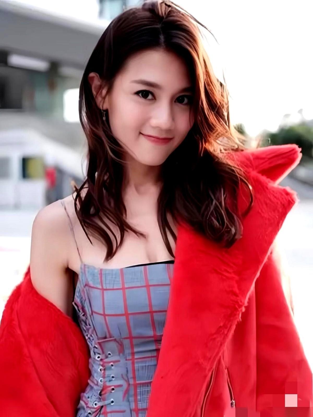 要不是最近李家的声明，我都不知道周秀娜这个人，藏得这么深。
公众眼里，她就是个标