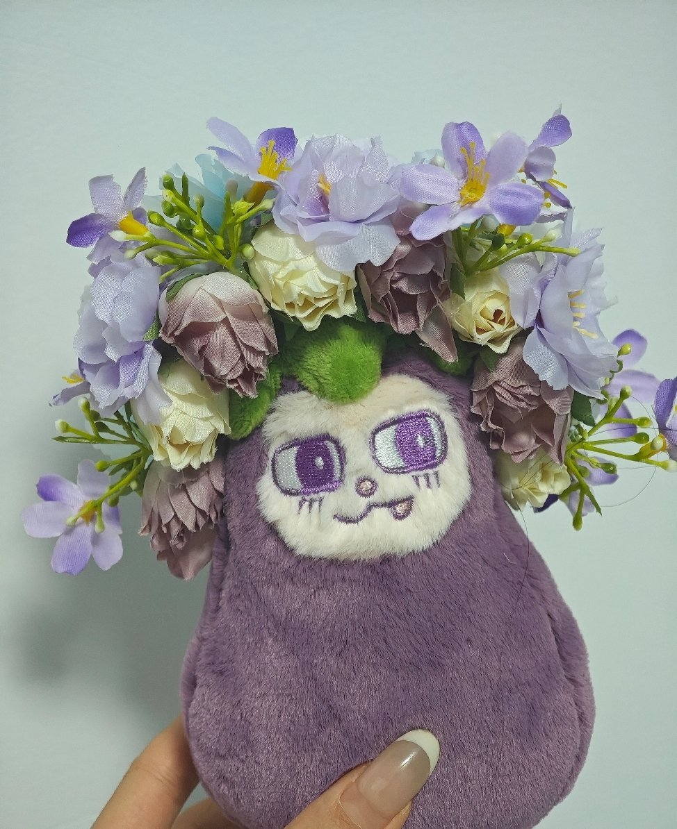 这个簪花小茄也太可爱了茄尔斯