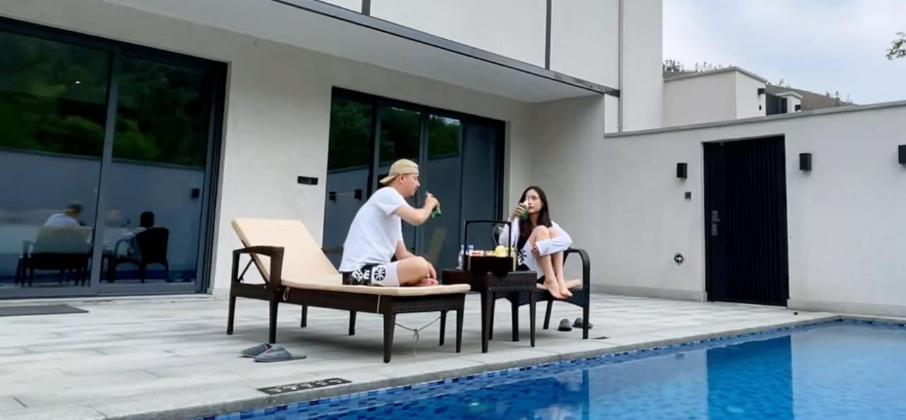 这对90后夫妇旅行作品太美了，治愈百万网友！

90后夫妇老顾和小林，毕业后曾在