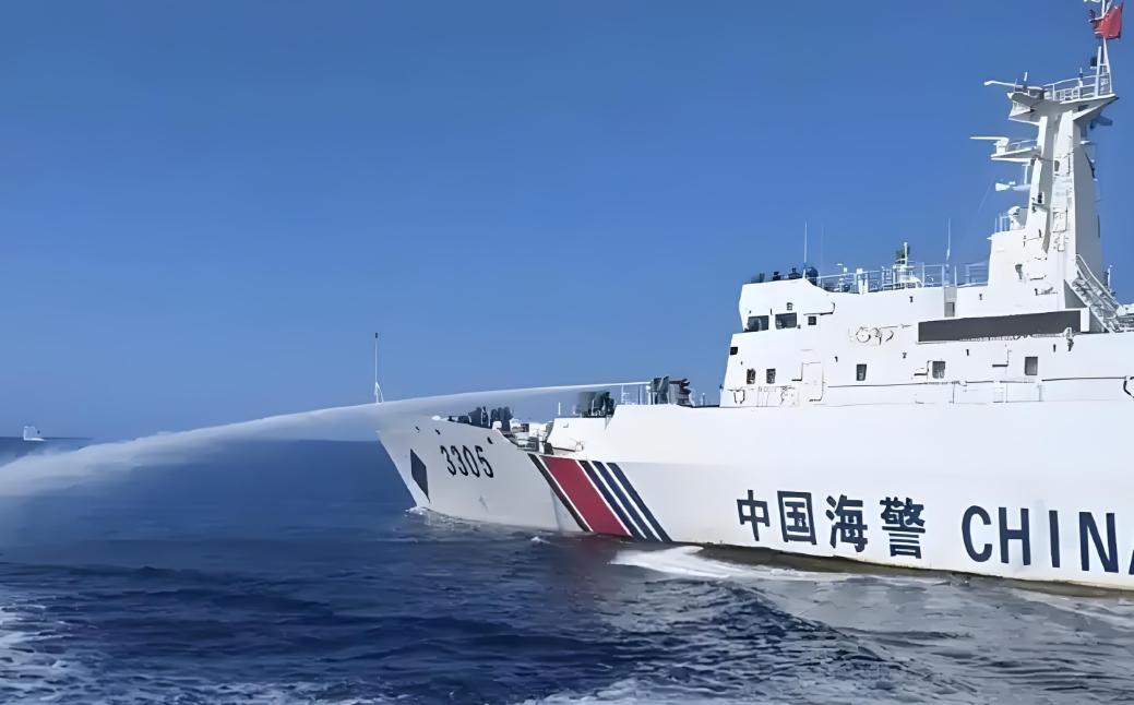 中菲冲突第2天！菲律宾增兵，美国发声力挺，日本发现大事不妙！
 
冲突最直接的交
