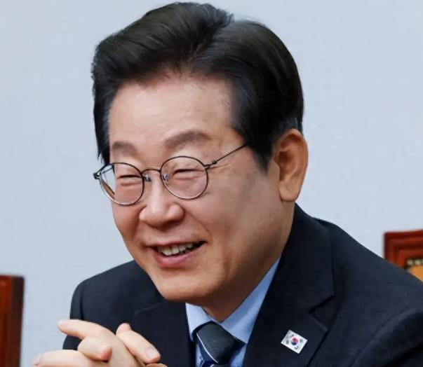 多年甘当美国跟班如今强势翻身，李在明带队韩国全力挣脱霸权束缚。

长久以来，很多