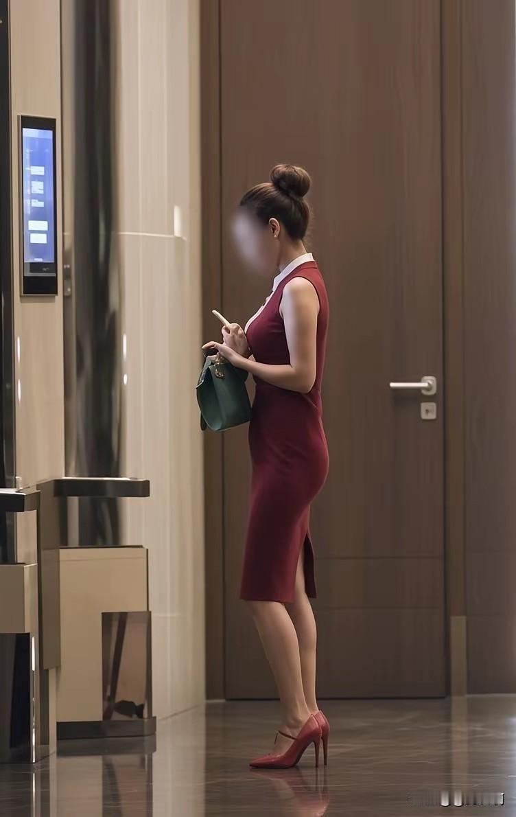 包贝尔这次应该不能塌房，虽然前后进入宾馆，但是妻子没闹啊，只要妻子不提离婚，还有