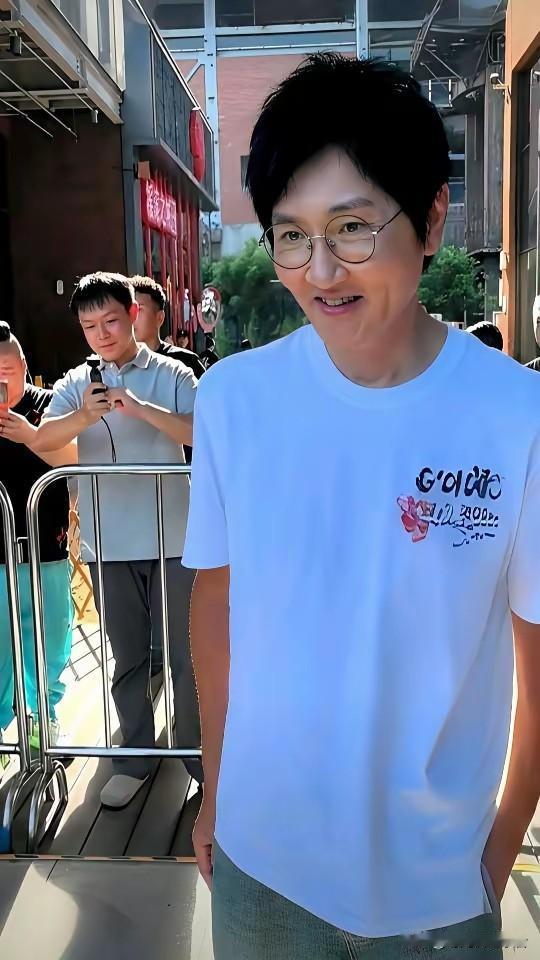 瘦了，孙楠瘦了真的不影响唱歌吗？贾玲瘦了声音都变了，一个人胖瘦会影响声音，尤其是