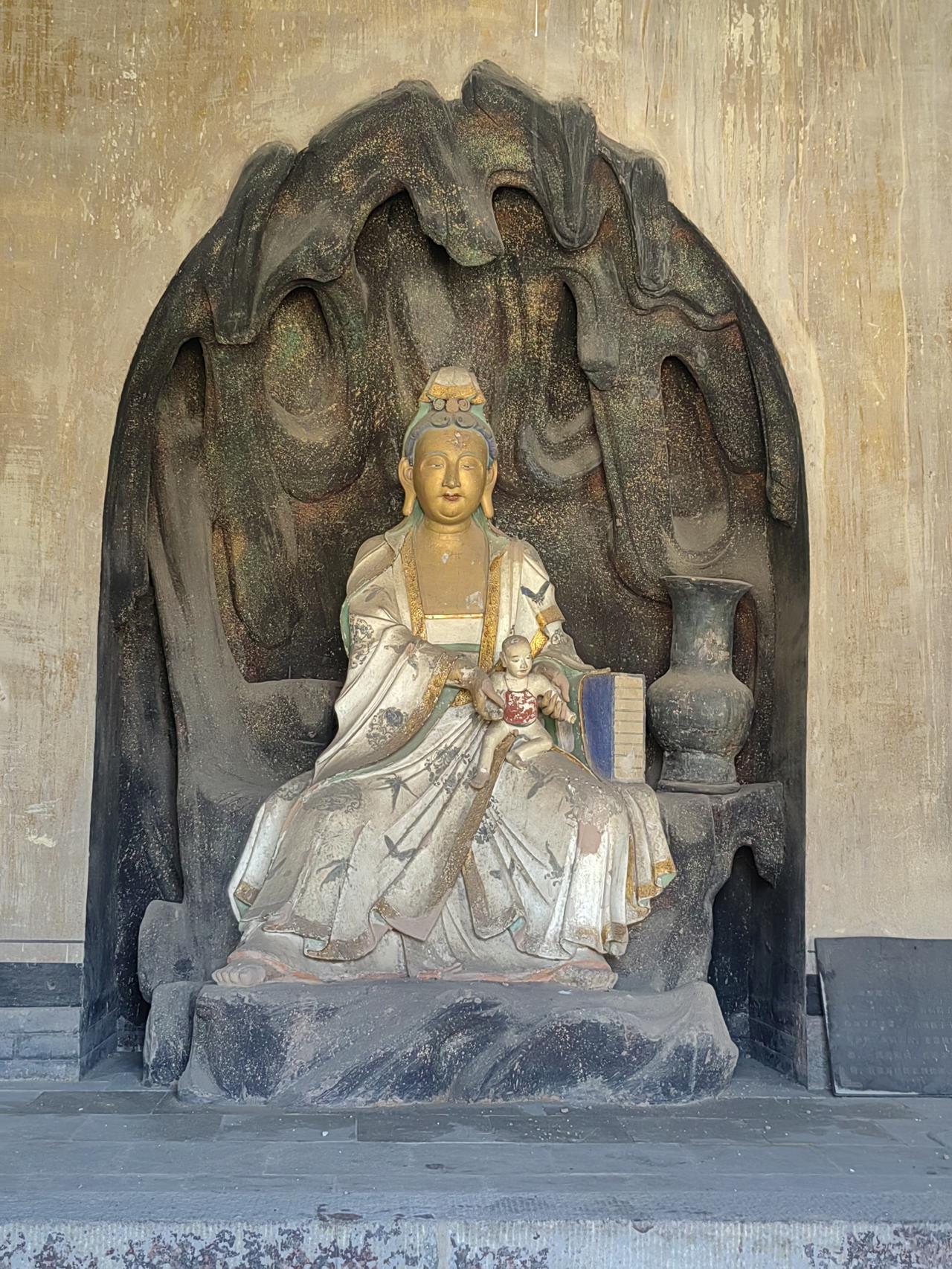 山西太原净信寺：白衣殿，东西天王殿，观音殿，文殊普贤菩萨
白衣殿即送子娘娘殿
殿