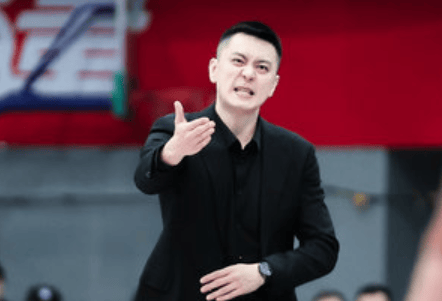 杨鸣：各球队目标可能不一样，还是那句话，全力冲击北京队