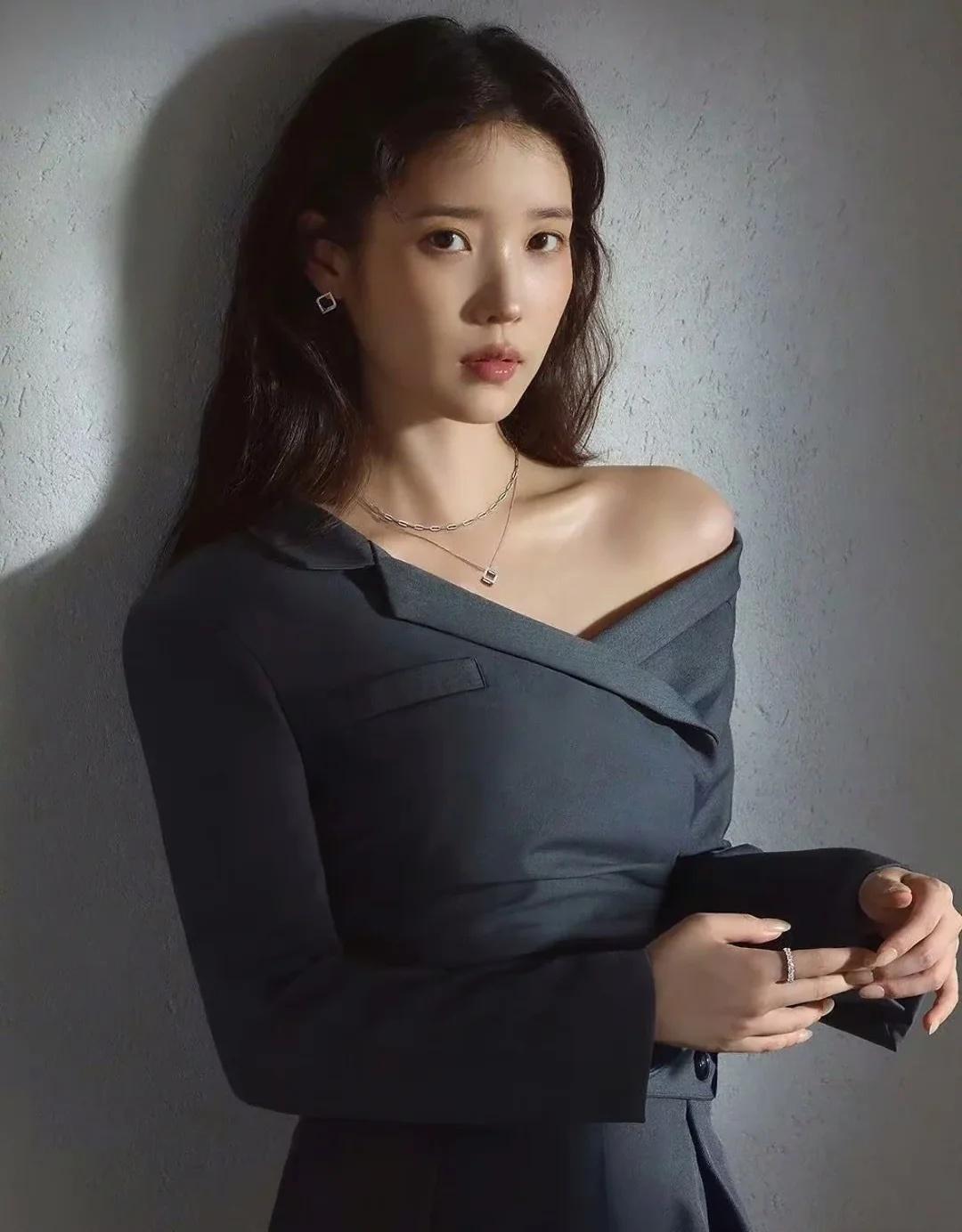 南韩｜最有腔调的女人IU
美的毫不费力 IU
IU资讯