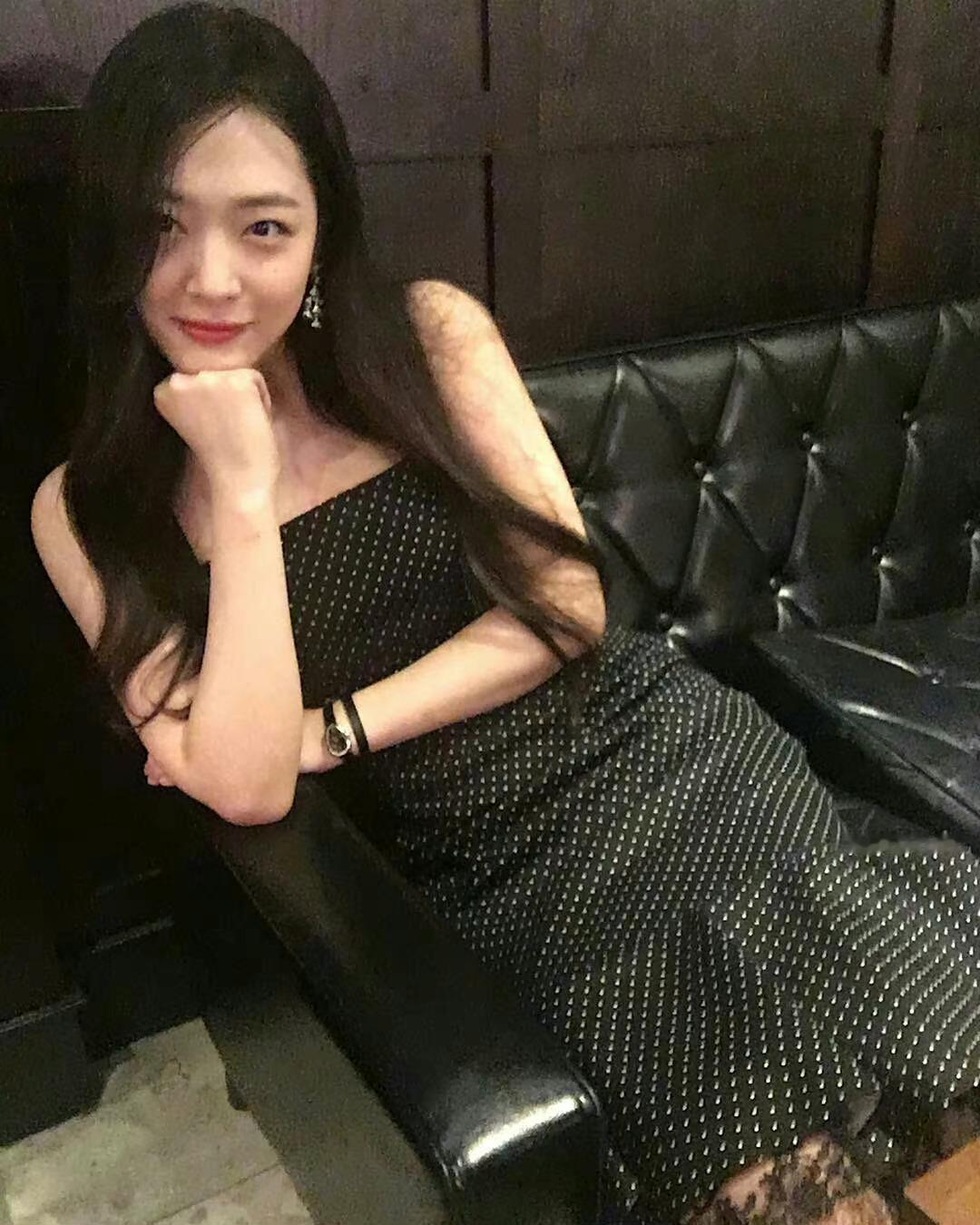 崔雪莉 崔雪莉头像 致美丽的崔雪莉 170626 INS 🍑 “我们宥华❤️”