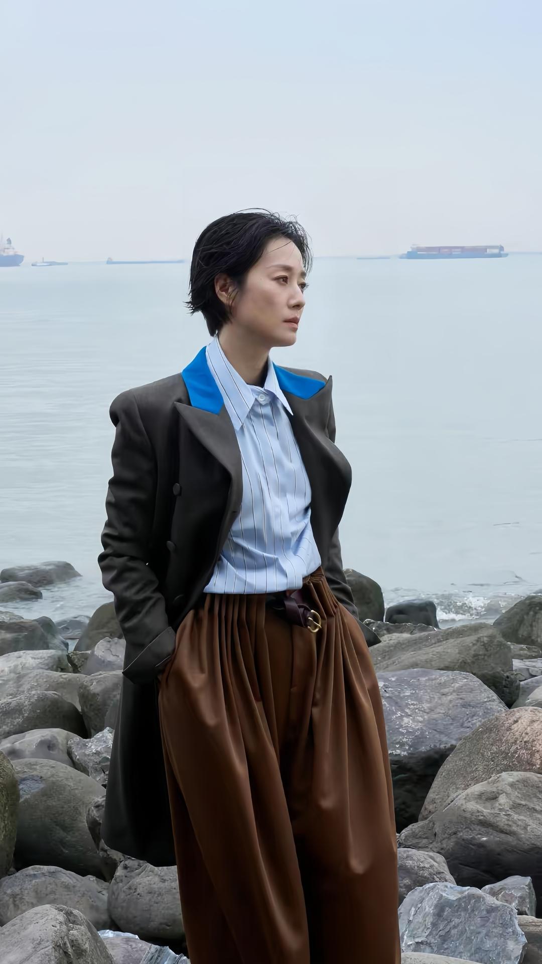 马伊琍美了美了！[比心][比心][比心]​马伊琍的短发，很适合她的气场！[赞][