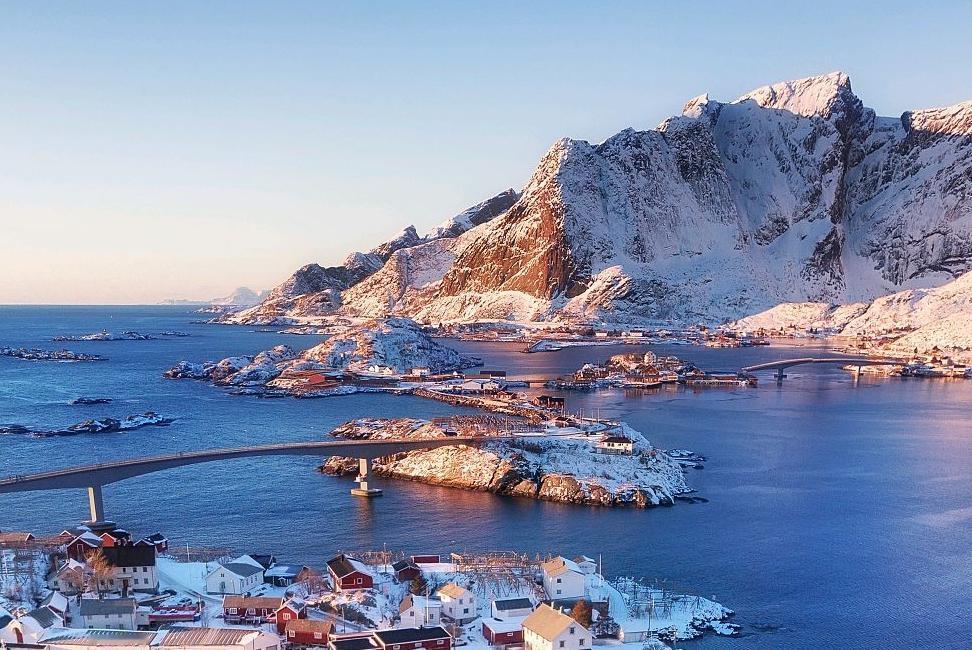 同情丹麦前，先看看格陵兰的血泪史
 
美国又想搞事了，特朗普团队直言要“收购”格