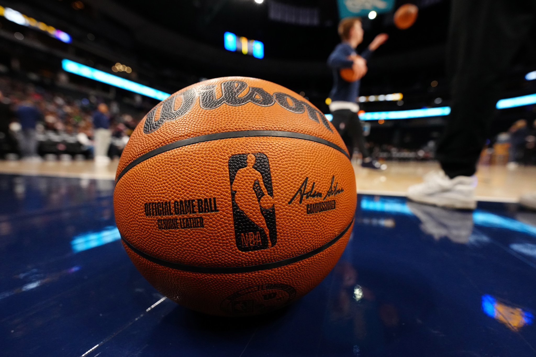 Shams曝出下赛季NBA工资帽情况工资帽：1.65亿穷鬼线：1.49亿奢侈税线