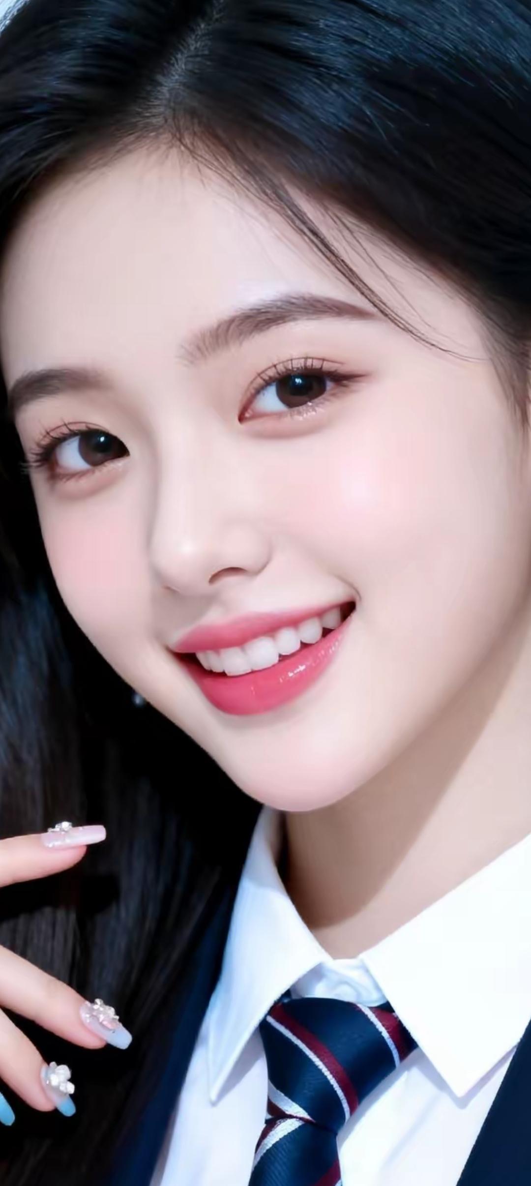 元气少女微笑，青春洋溢！😊✨