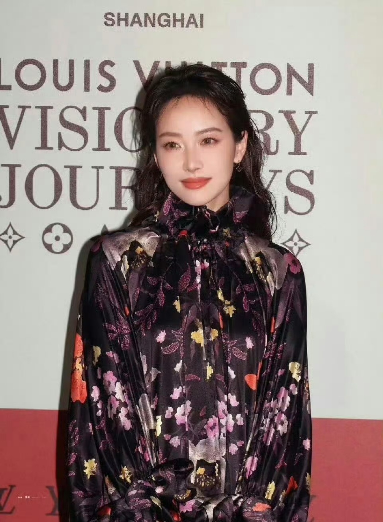 宋茜和以前不一样了宋茜这裙子姐穿出女王味道，不愧是我们的时尚女王👑 ​​​
