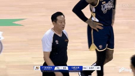 CBA裁判出现重大失误，实在是太奇葩。                     
