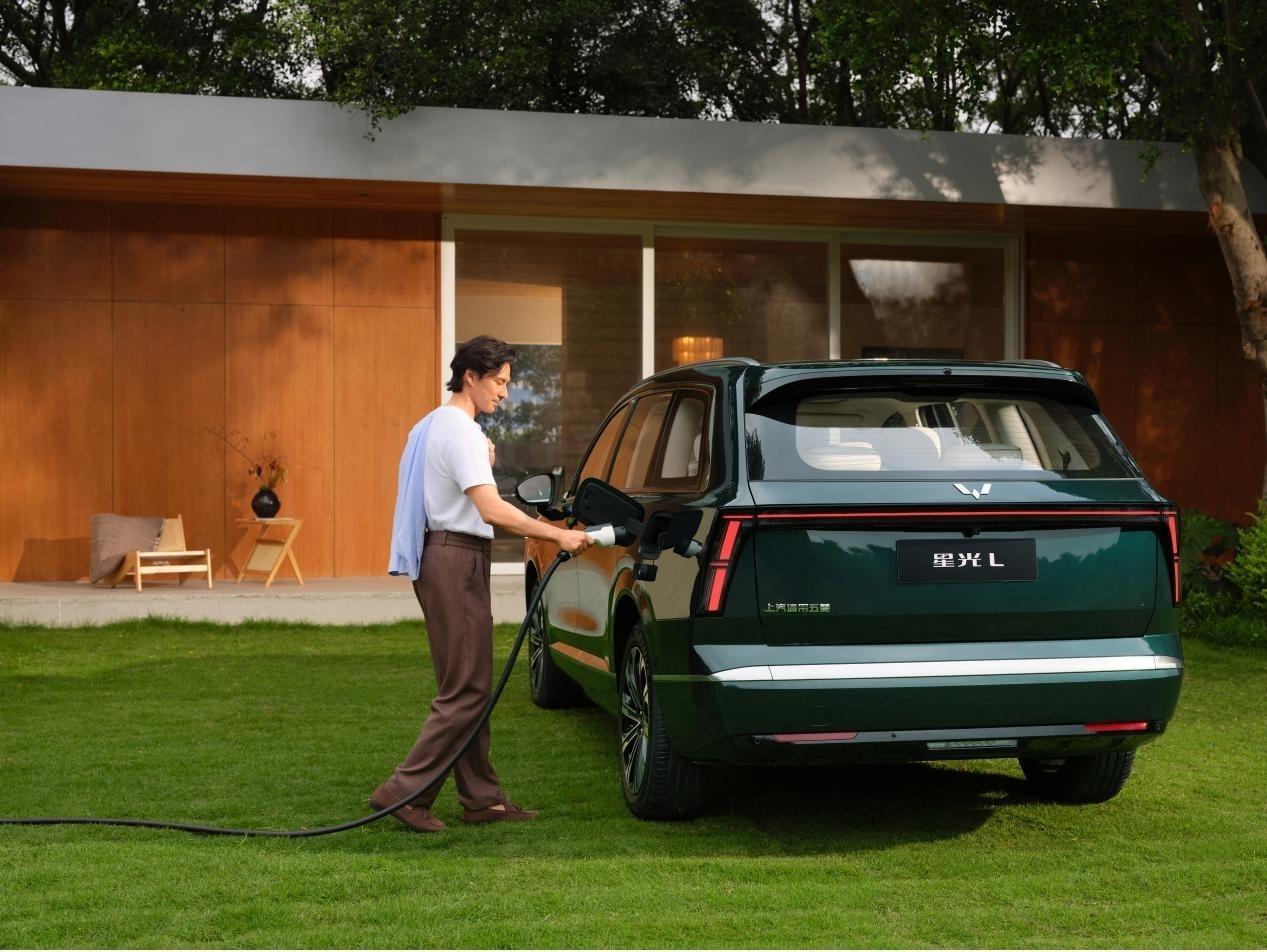 “人民的大六座”，星光L北京车展首发亮相同步开启盲订4月24日，五菱旗下「长续航