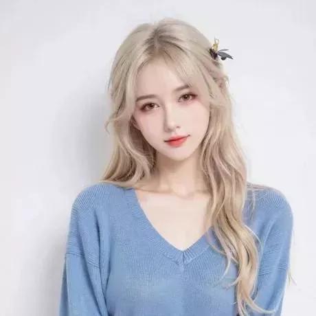 温柔的蓝调女孩，自然妆容，清新优雅。温柔甜美风妆容 自然淡雅妆容 自然氛围感妆容