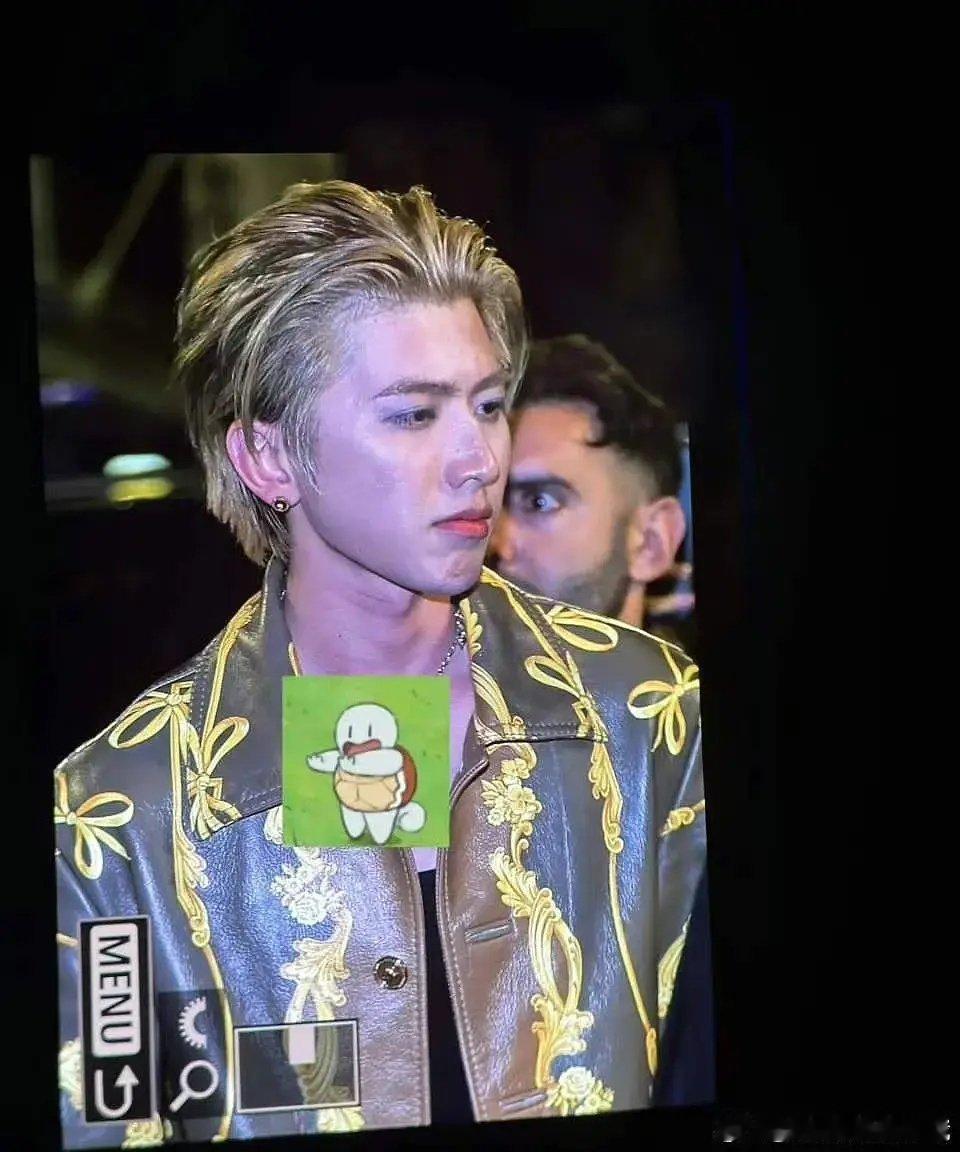 蔡徐坤生图真的没眼看 ​​​