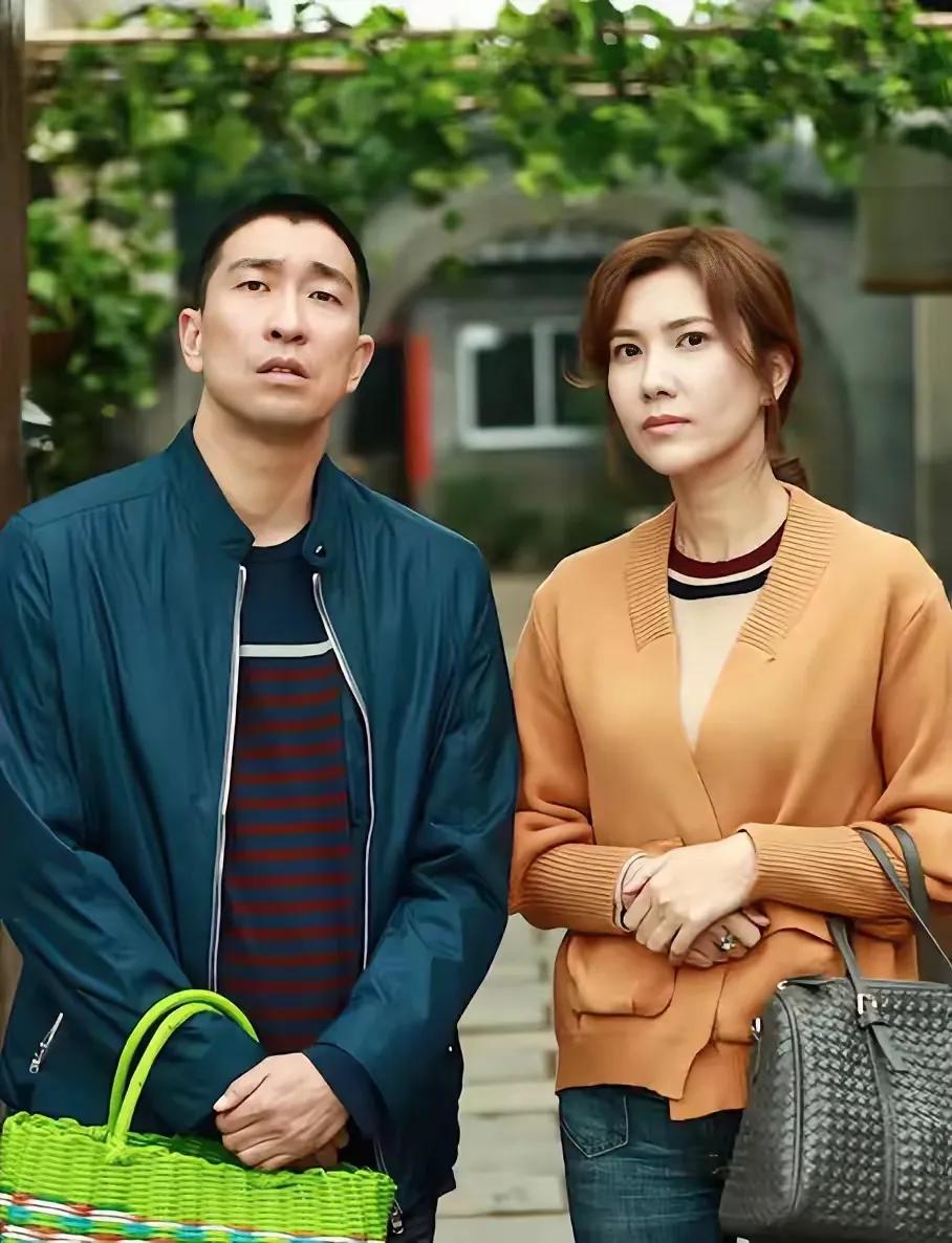 让他们俩演夫妻还真行，知性美的边潇潇跟这位硬汉确实有一种美女配英雄的CP感！但是