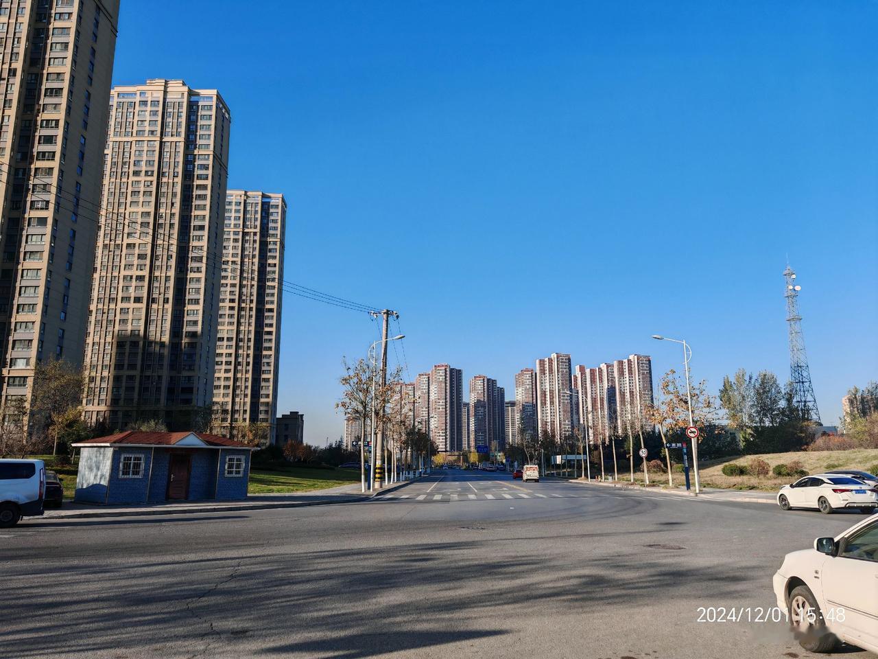 “一无所知的人，处处挑剔别人；目光短浅的人，喜欢苛责别人；自以为是的人，往往咄咄