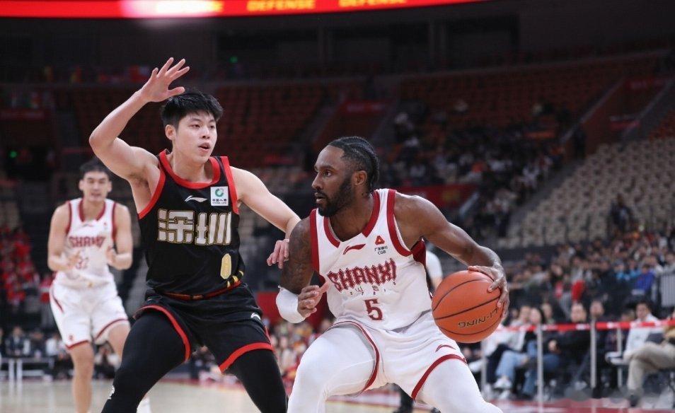 cba篮球 CBA官方：山西正式注册凯尔-盖伊，取消注册杰伦-诺威尔。北京时间1