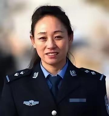 1998年，内蒙一女子自家商店被盗，女子通过足迹跟踪到盗贼，没想到女子竟然被破格