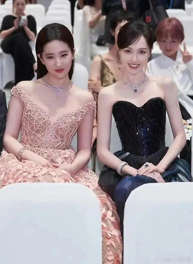 支持比美的时候放同框 